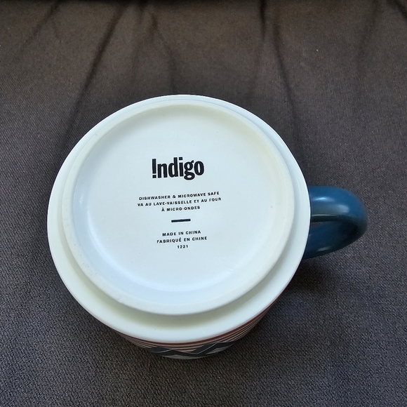 Indigo OUI Monogram "W" Mug - Picture 3 of 3